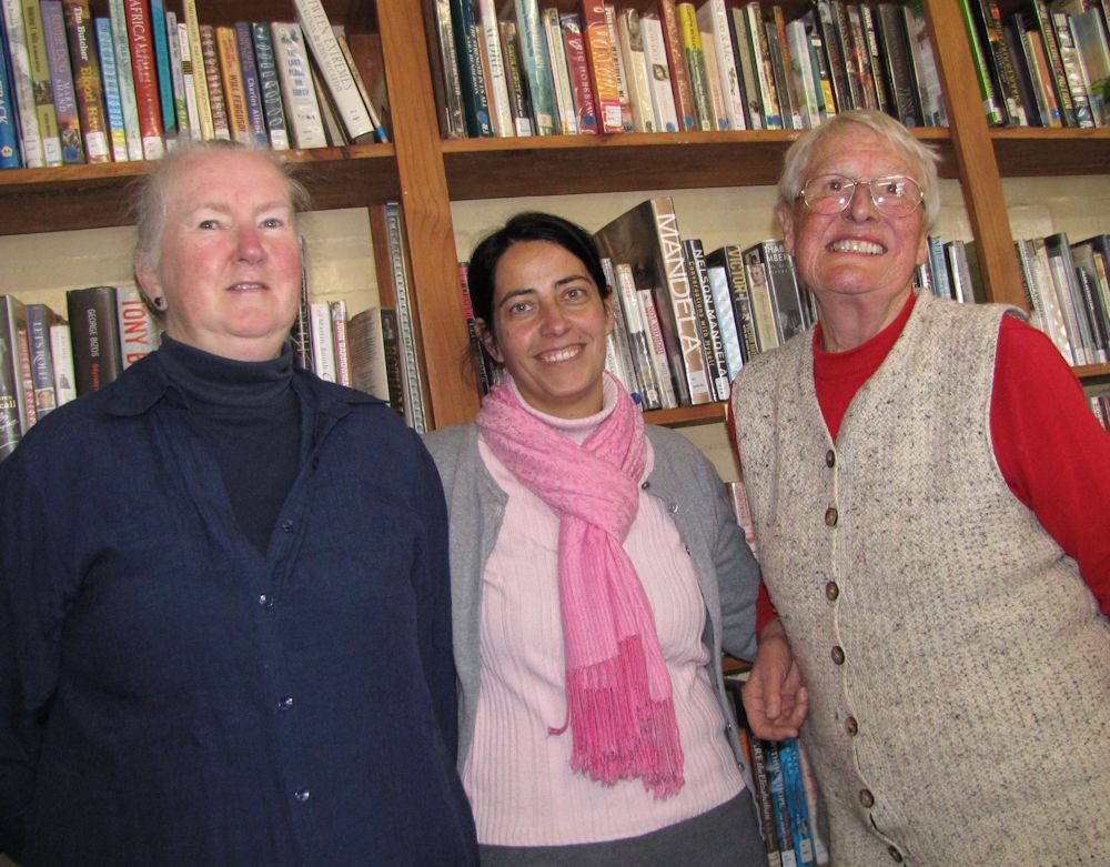 r Lorna Howell, Sue Moller and Hazel Monk Notties Library